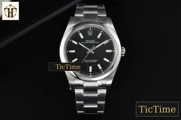 Foto frontal — Oyster Perpetual 114300 39mm BPF Black Dial SS Bracelet A2824