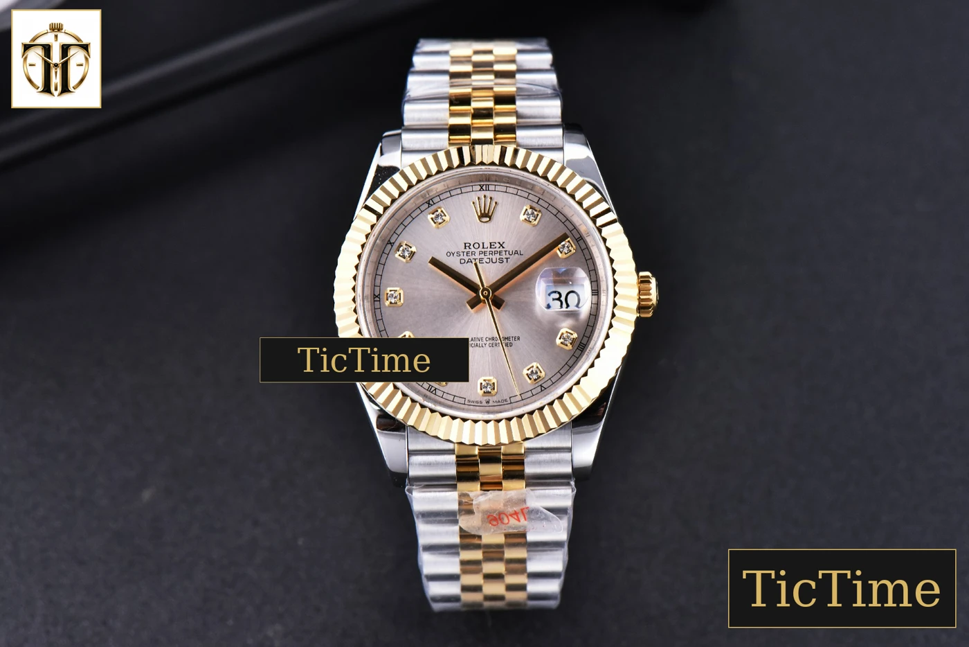 Vista frontal — Datejust 41mm GMF YG/SS Silver Dial Diamond Marker Fluted Bezel Jubille Bracelet VR3235
