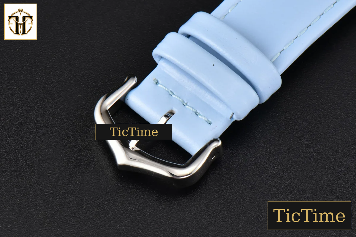 Tank Must Large 33.7×25.5mm K11F White Dial Blue Smooth Calf Strap Quartz — foto 22