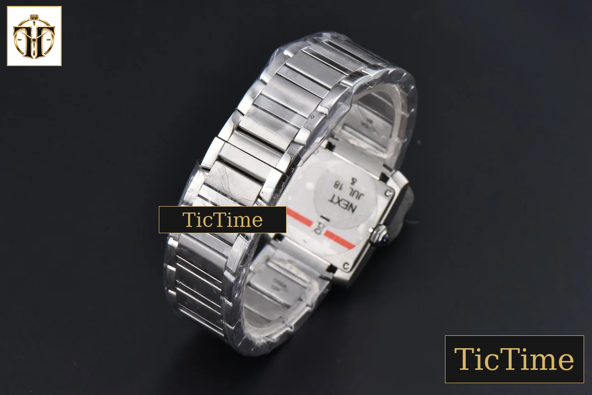 Tank Francaise Small 25.7mmx 21.2mm K11F SS Bracelet Quartz — foto 26