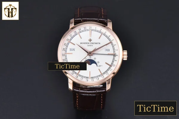 Foto frontal — Traditionnelle 4010T 41mm MXF RG White Dial Brown Leather Strap A2460QCL