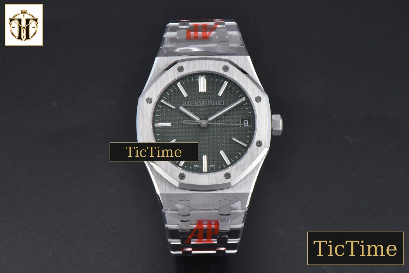 Vista frontal — Royal Oak “50th Anniversary” 15510 41mm ORF SS Green Dial SS Bracelet SA4302
