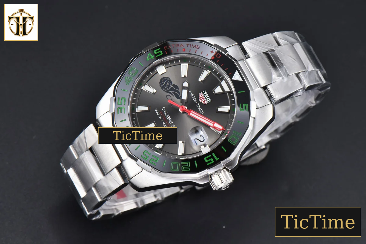 Aquaracer Calibre 5 GMT 43mm OF Green/Red Bezel Black Dial SS Bracelet Swiss SW200 — foto 4