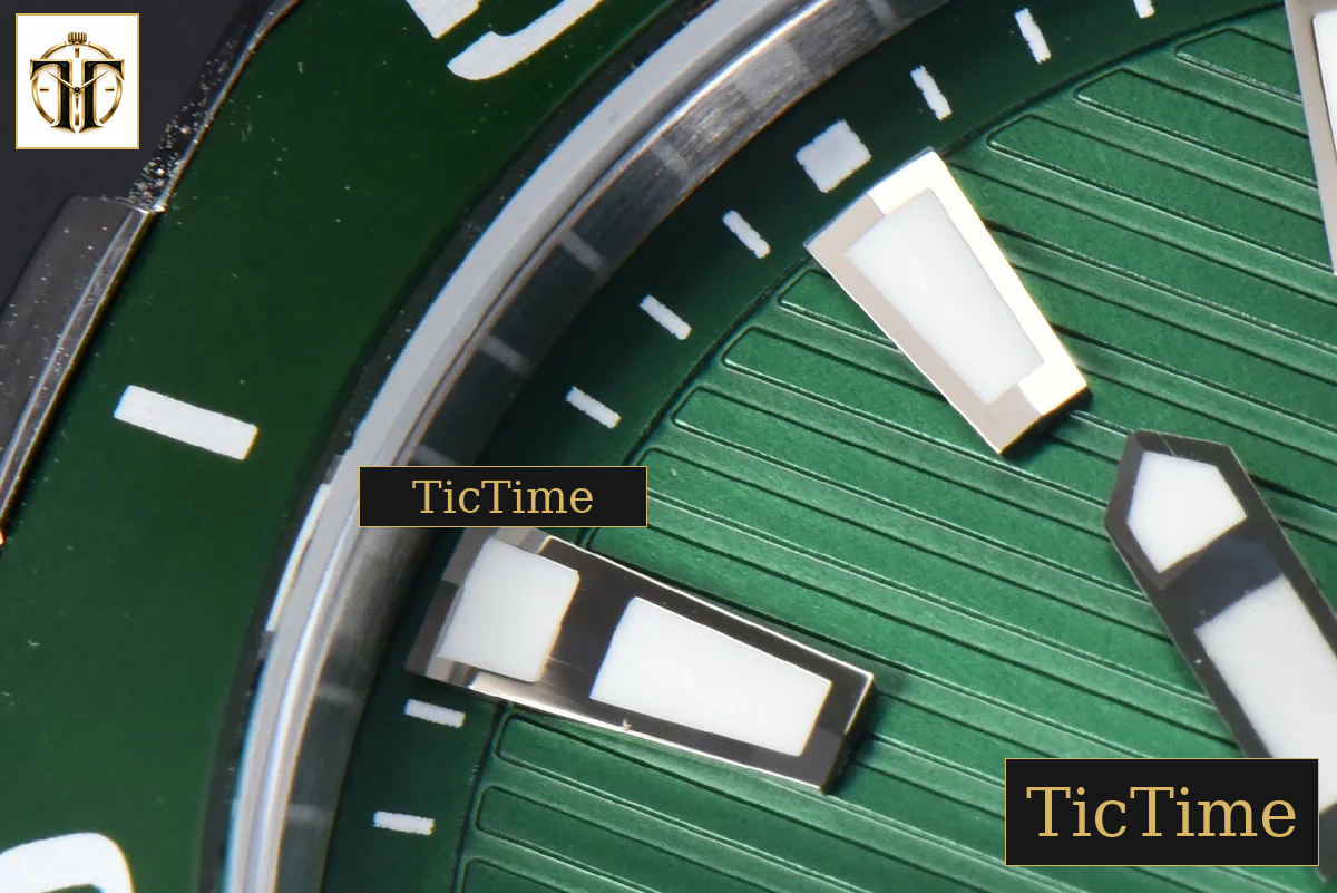 Aquaracer Calibre 5 43mm OF Green Dial Green Bezel SS Bracelet Swiss SW200 — foto 7