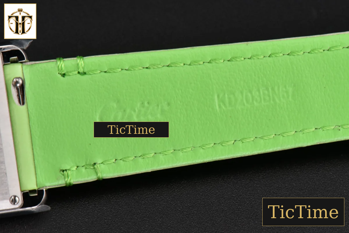 Tank Must Large 33.7×25.5mm K11F White Dial Green Smooth Calf Strap Quartz — foto 25